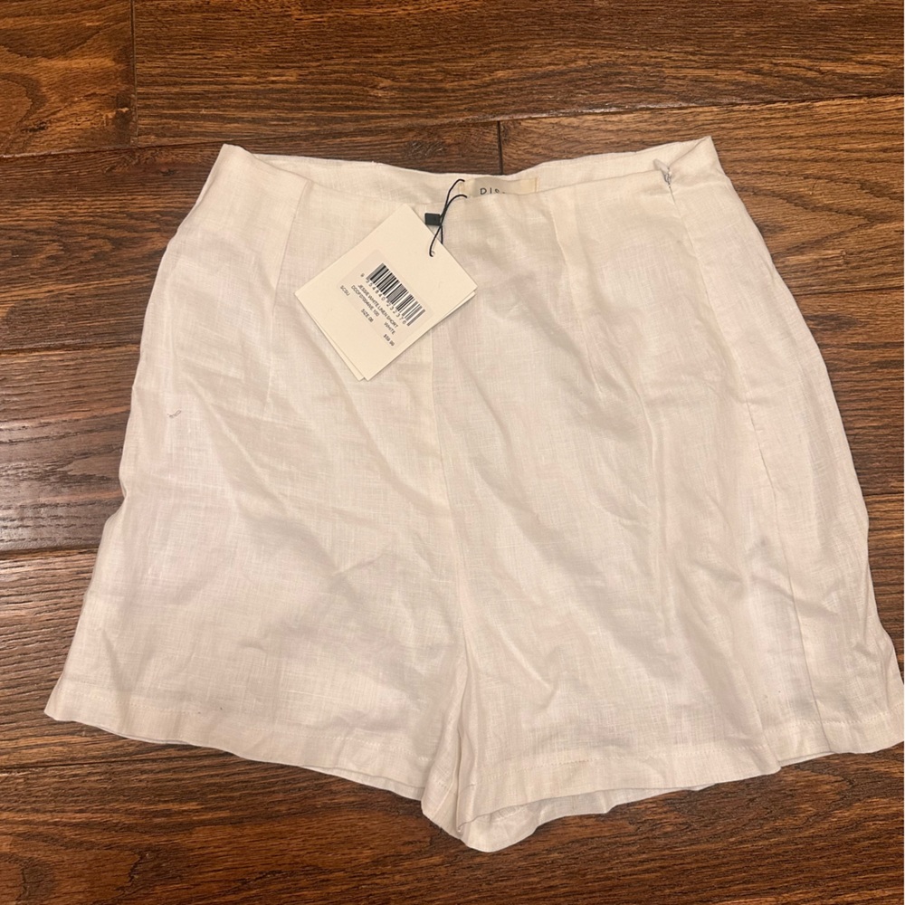 Dissh linen shorts